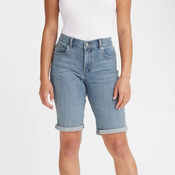 Levi‘s Soft Sculpt Denim Bermuda Jean Shorts size Women‘s 6/28 - Picture 1 of 8